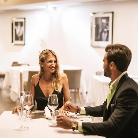 De La Otel Riccione