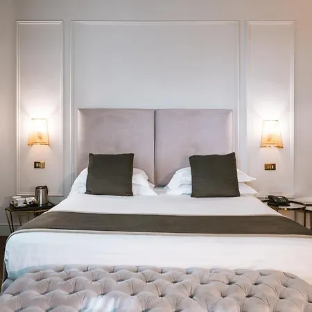 Otel De La Riccione