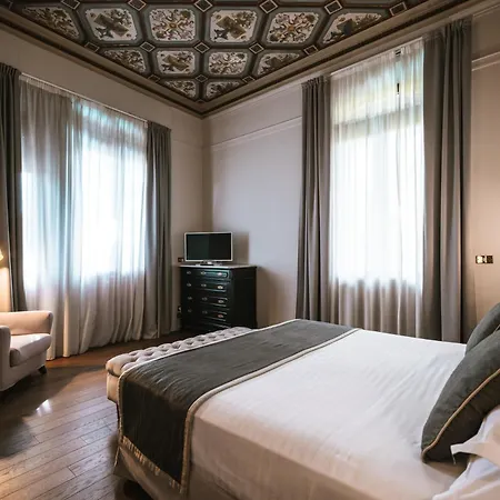 Otel De La Riccione