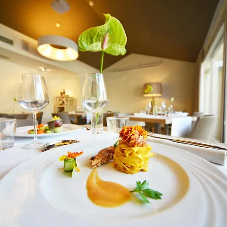 Ξενοδοχείο De La 4*