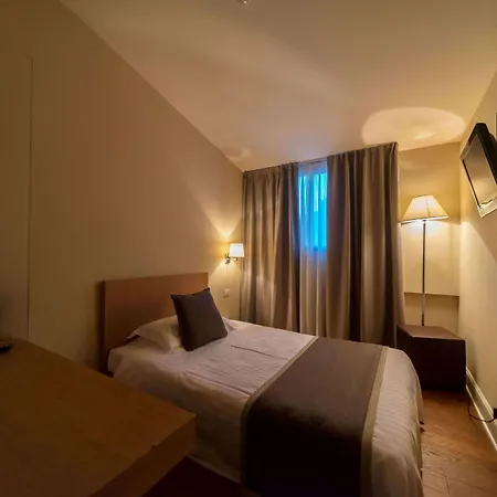 De La Hotel 4*