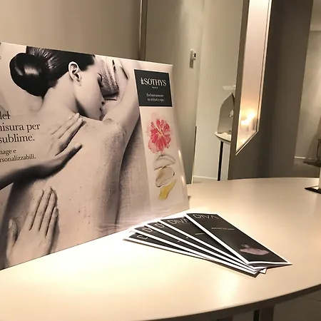 Otel De La 4*