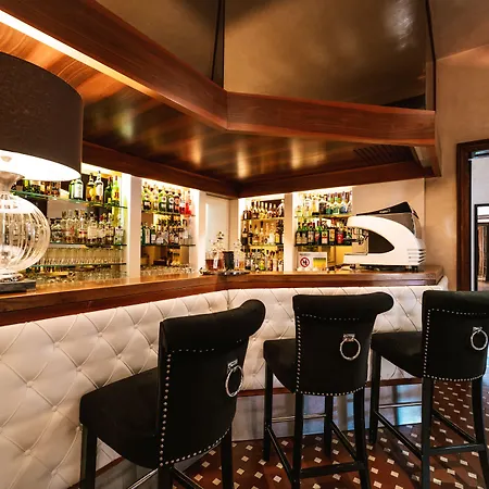 De La Otel Riccione
